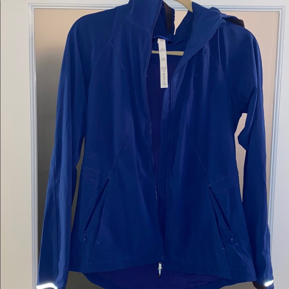 Lululemon like new windbreaker zip up with hood
